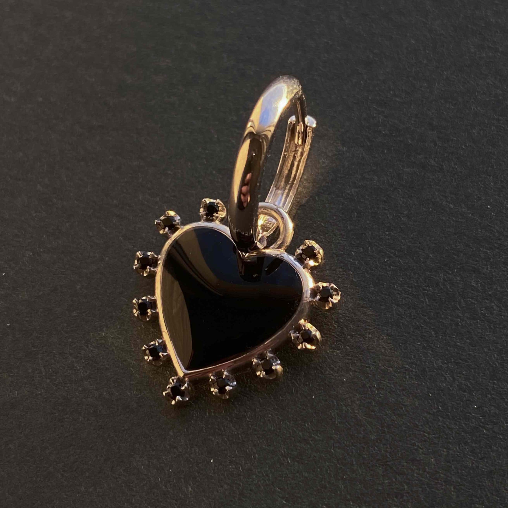 EARRING "HEART" WITH ENAMEL & BLACK SPINEL / SILVER
