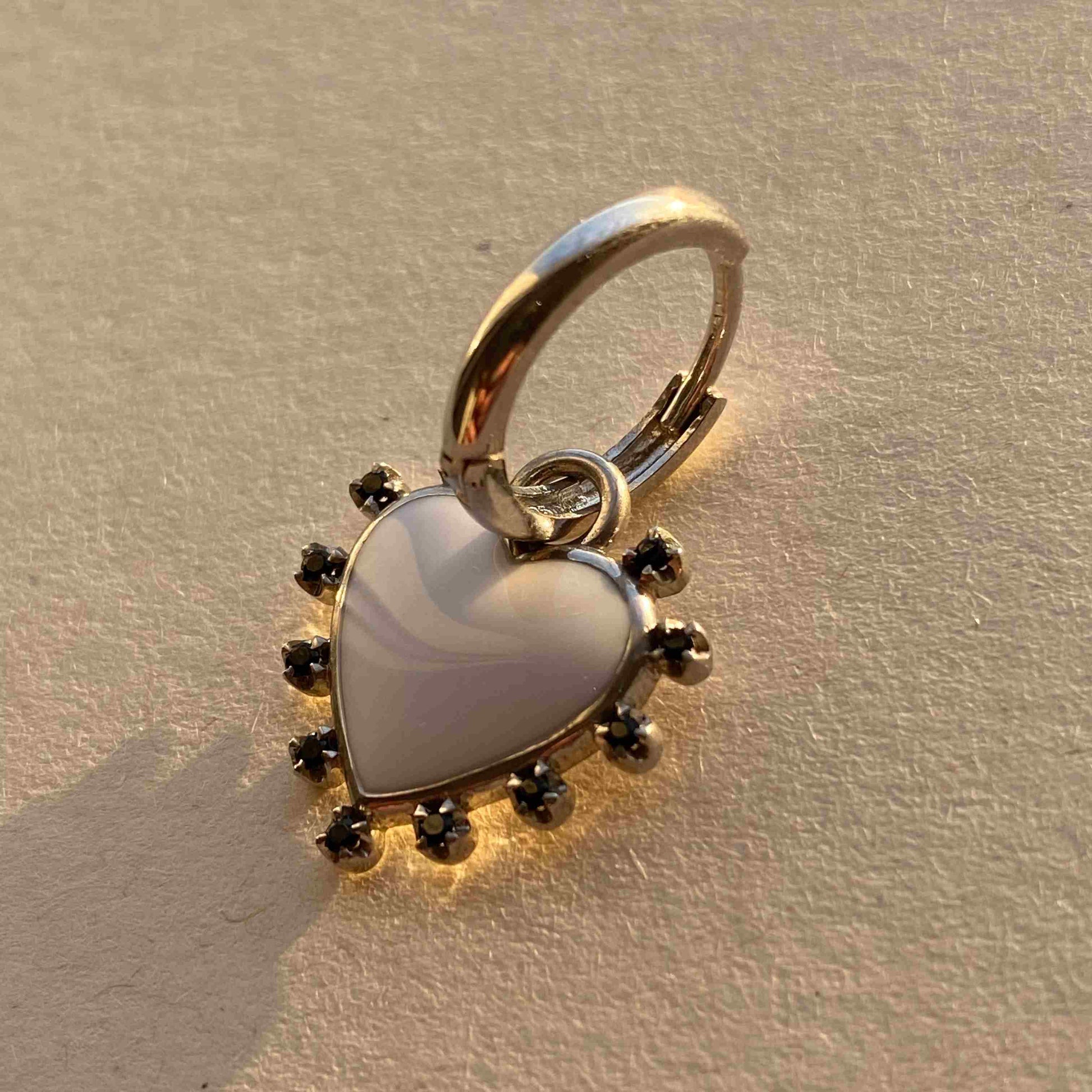 EARRING "HEART" WITH ENAMEL & BLACK SPINEL / SILVER