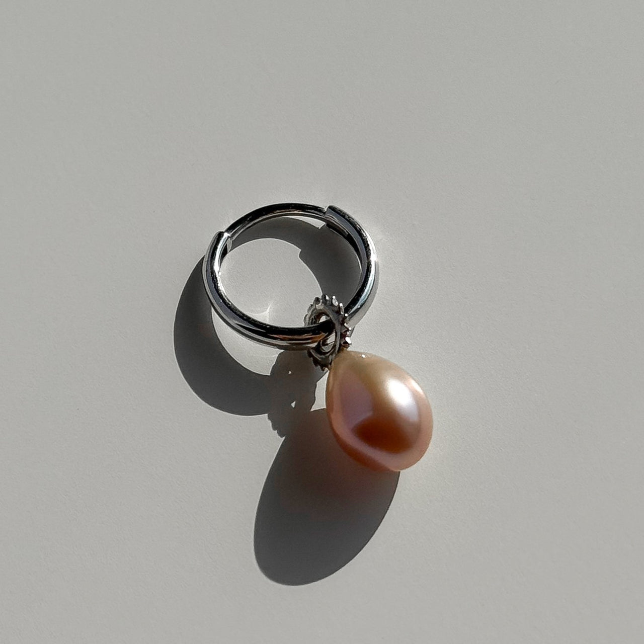 EARRING "LILAC FORBIDDEN FRUIT" WITH FRESHWATER PEARL | SILVER