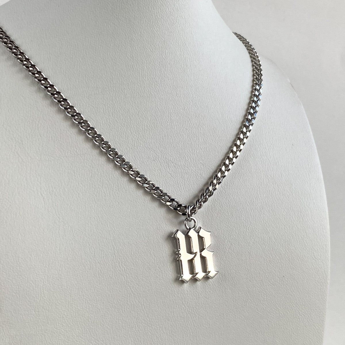 PENDANT "GOTHIC LOGO" ON A CHAIN / SILVER