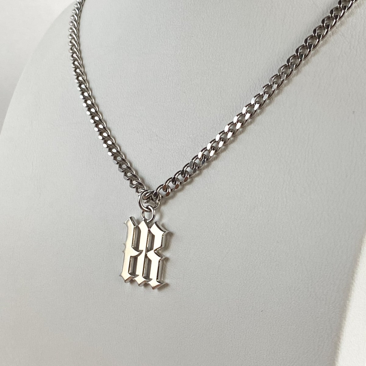 PENDANT "GOTHIC LOGO" ON A CHAIN / SILVER