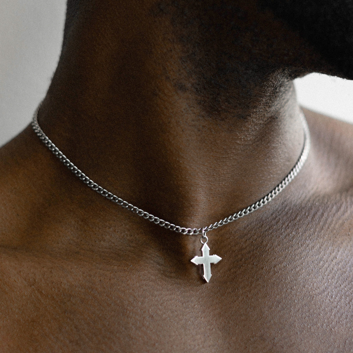 PENDANT "GRAND CROSS" ON A CHAIN / SILVER