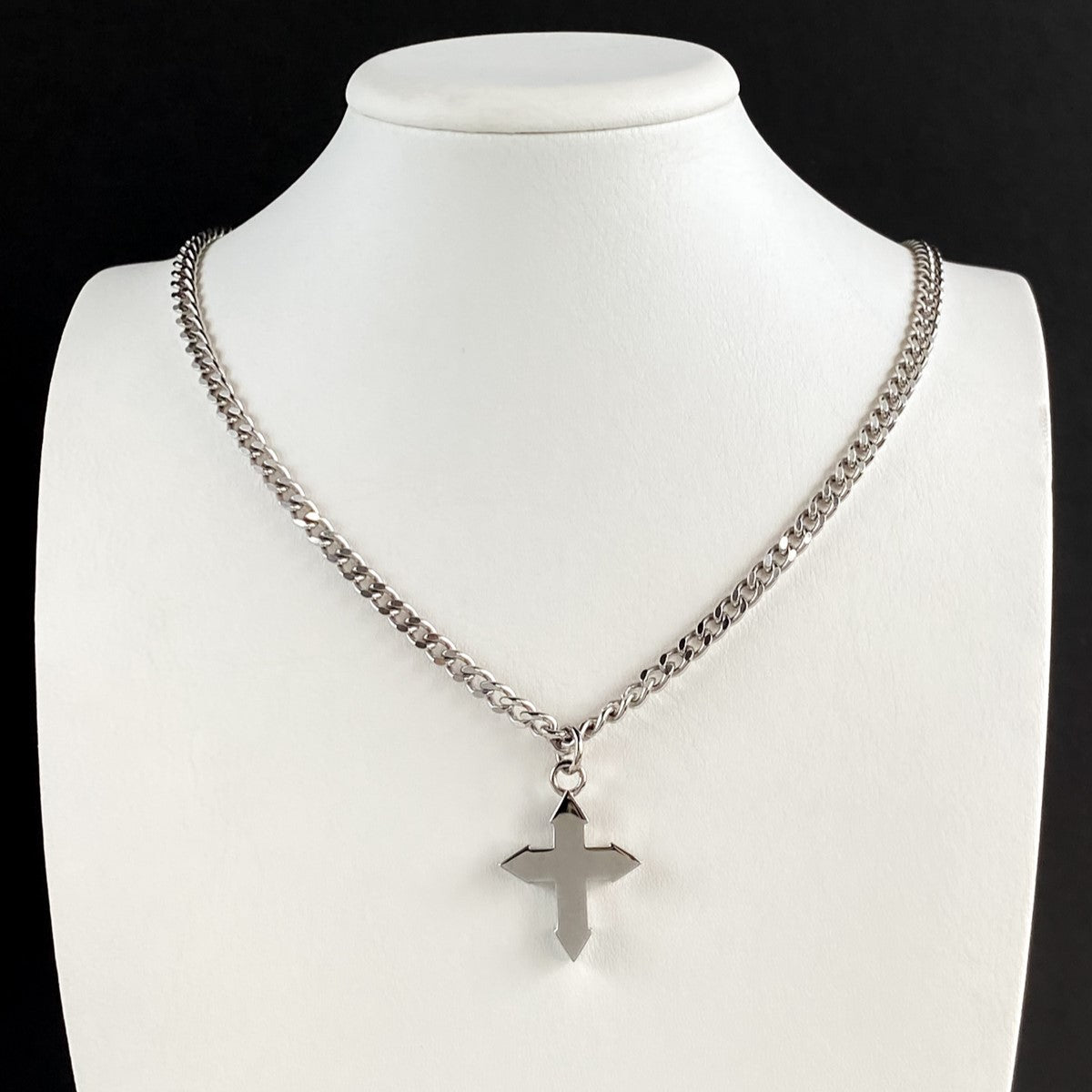 PENDANT "GRAND CROSS" ON A CHAIN / SILVER