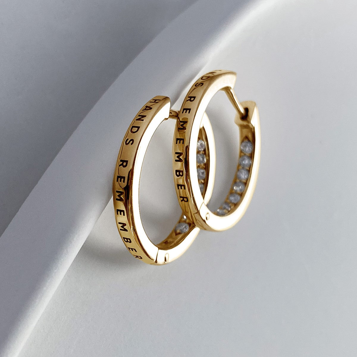HOOP EARRINGS "MEMORIES" WITH MOISSANITE | GOLD
