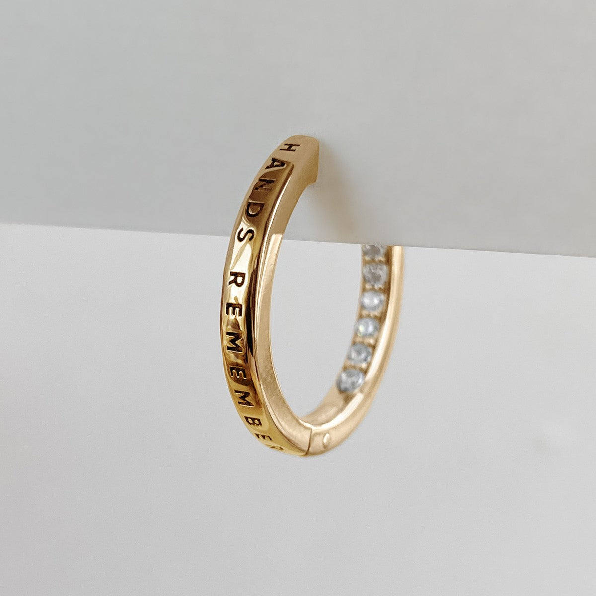 HOOP EARRING "MEMORIES" WITH MOISSANITE | GOLD