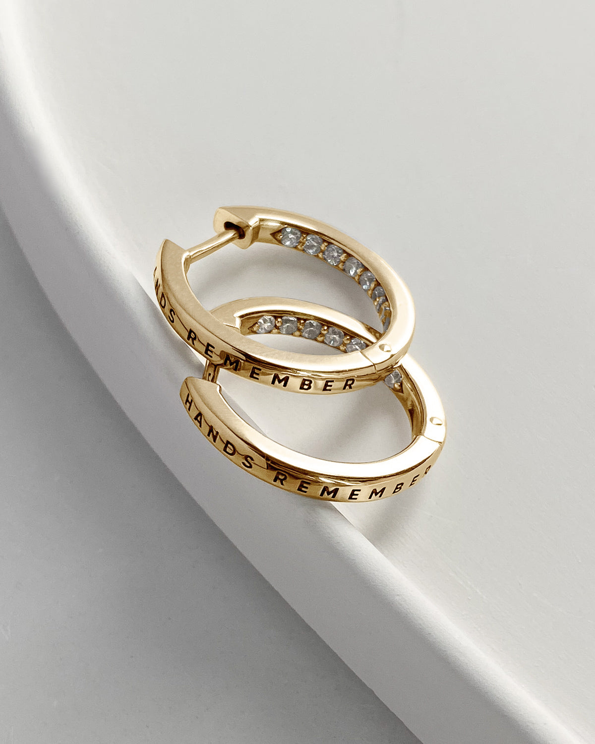 HOOP EARRINGS "MEMORIES" WITH MOISSANITE | GOLD