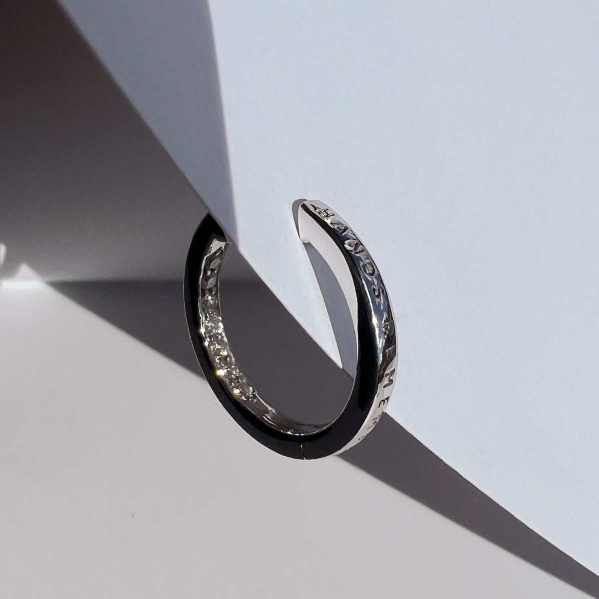 HOOP EARRING "MEMORIES" WITH WHITE DIAMONDS | GOLD