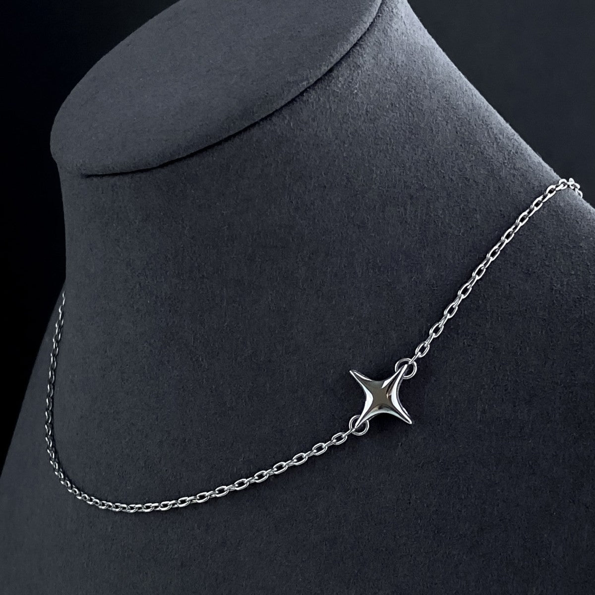 NECKLACE "ALIEN STAR" | SILVER