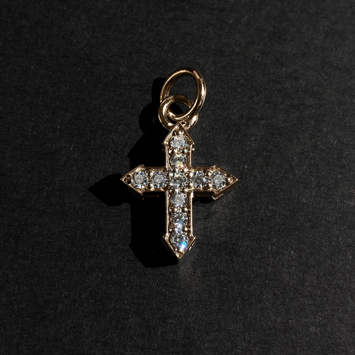 PENDANT CROSS "GLOW" WITH WHITE DIAMONDS / SOLID GOLD