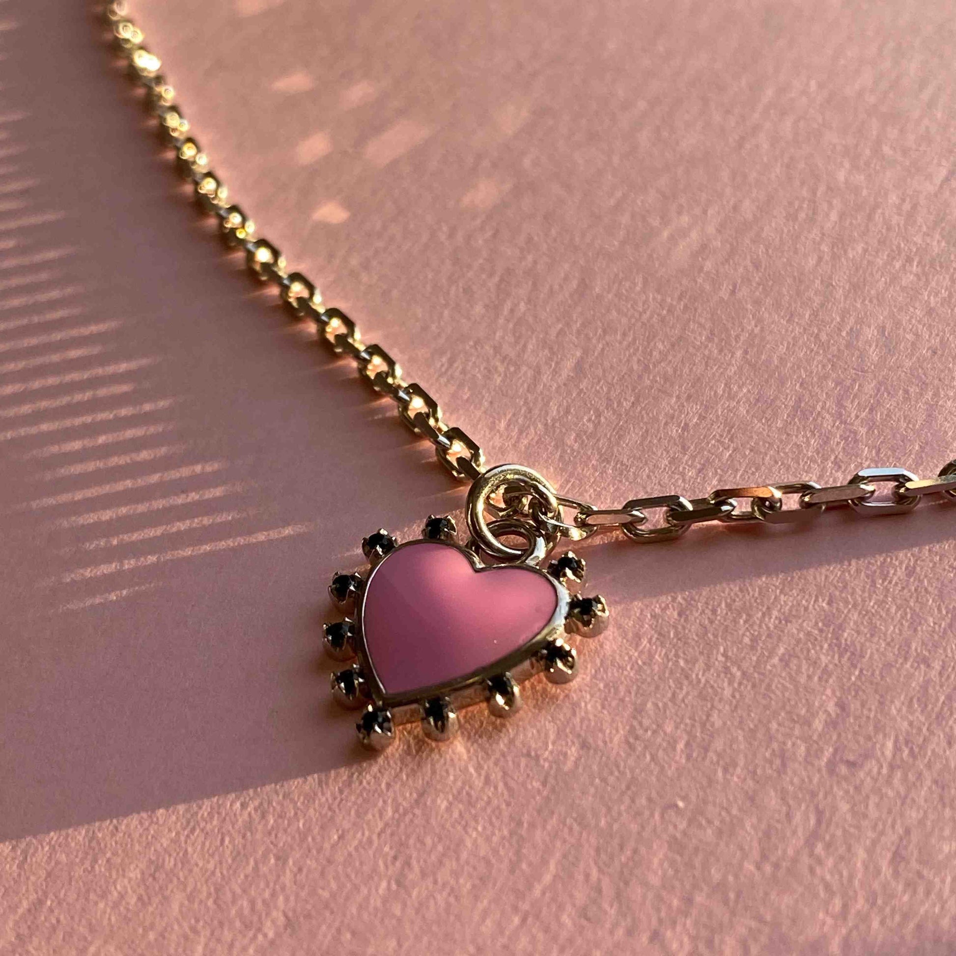 PENDANT "HEART" WITH ENAMEL & BLACK SPINEL ON A CHAIN / SILVER