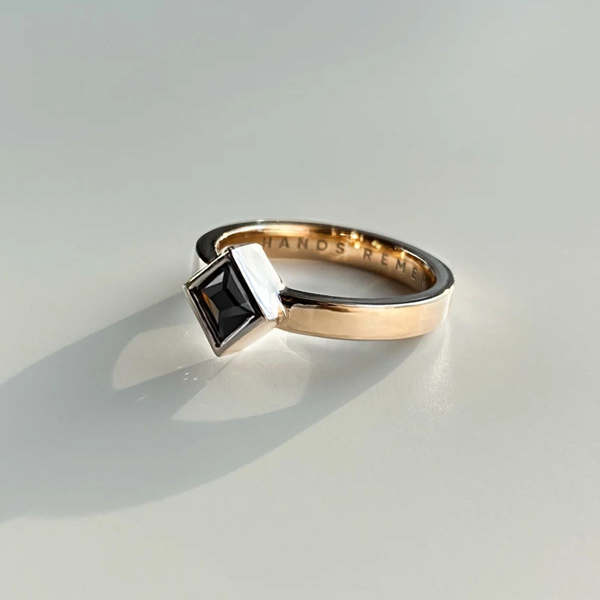 RING "CUBE" WITH BLACK DIAMOND | GOLD