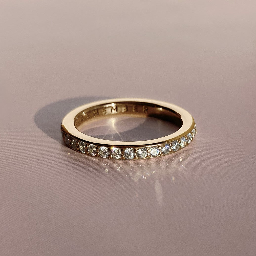 RING "MEMORIES" WITH A FULL CIRCLE OF MOISSANITE | SOLID GOLD