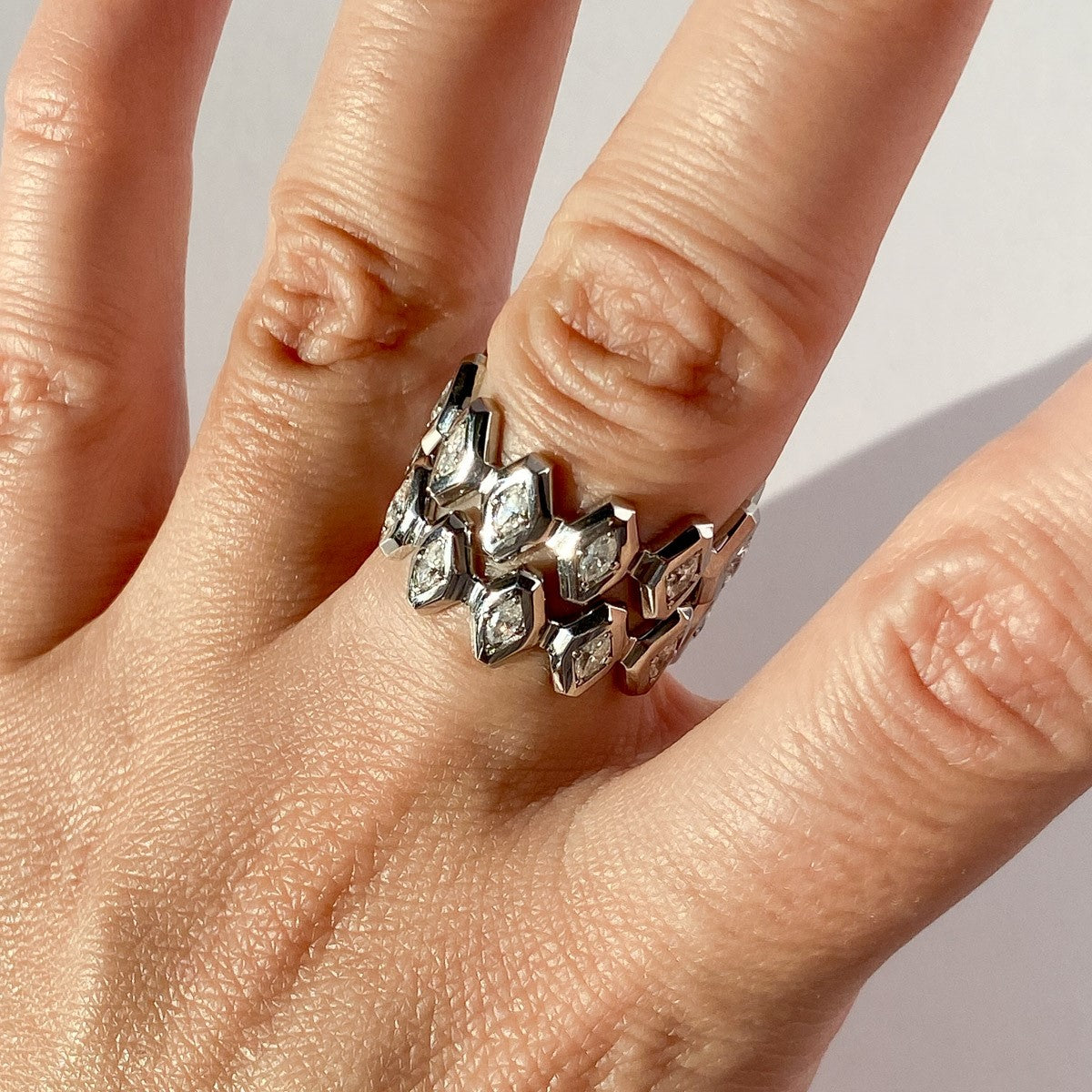 RING "SCALES" WITH MOISSANITE | SILVER