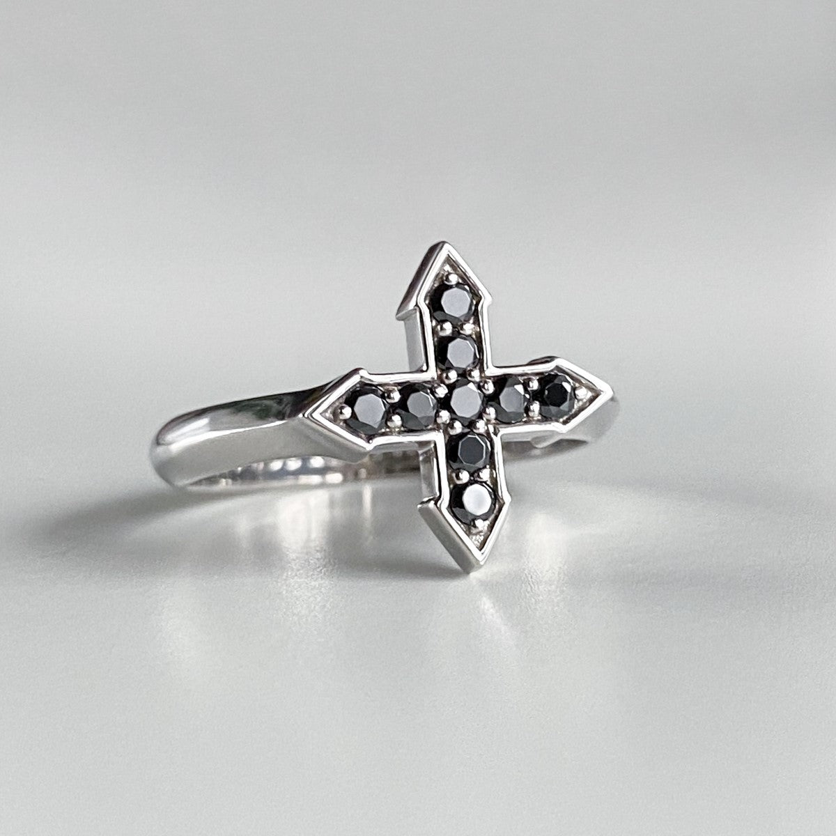 RING "STAR GLOW" WITH BLACK DIAMONDS / SILVER