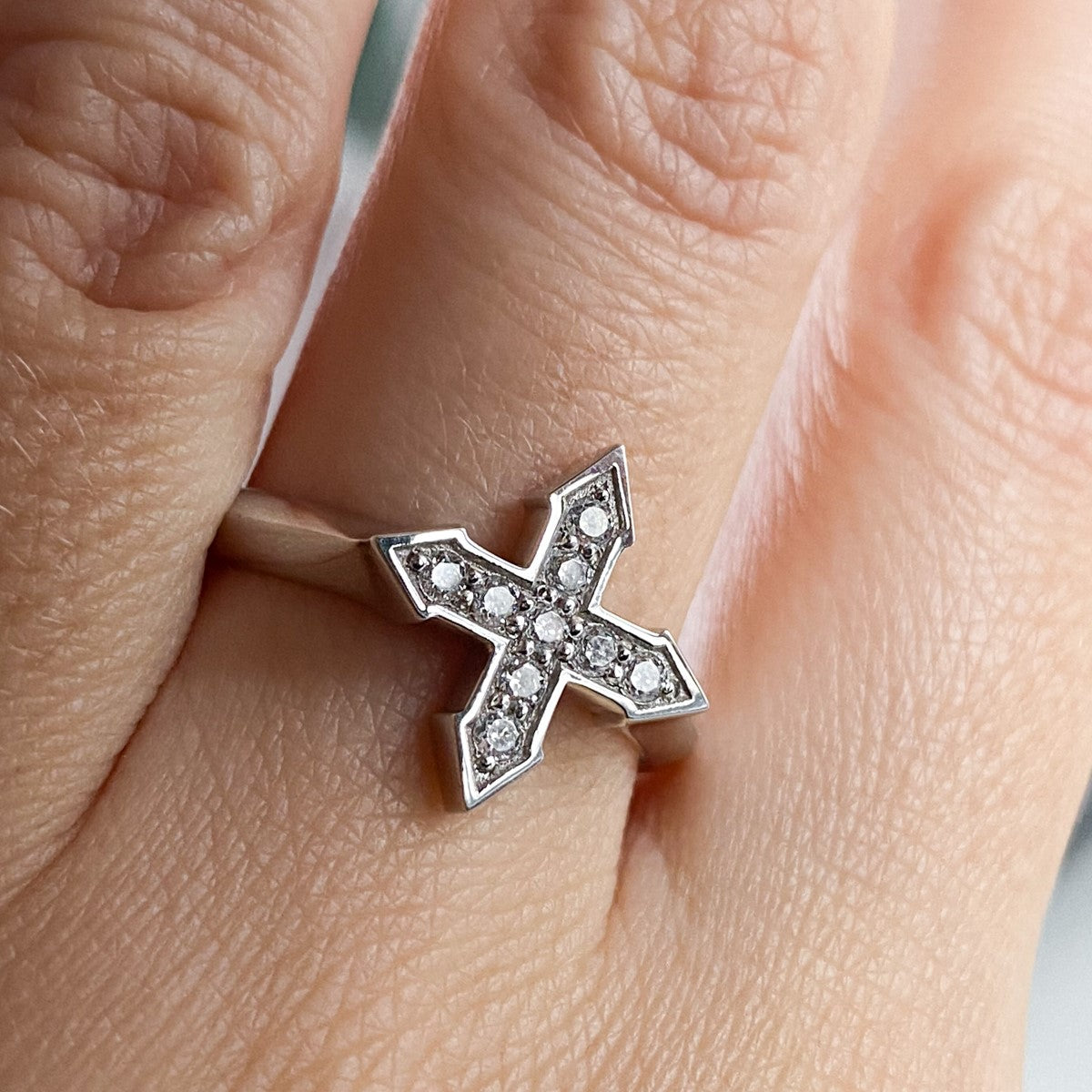 RING STAR "GLOW" WITH MOISSANITE / SILVER