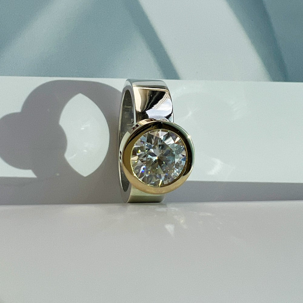 RING "STONE BALL" WITH MOISSANITE / SOLID GOLD & SILVER