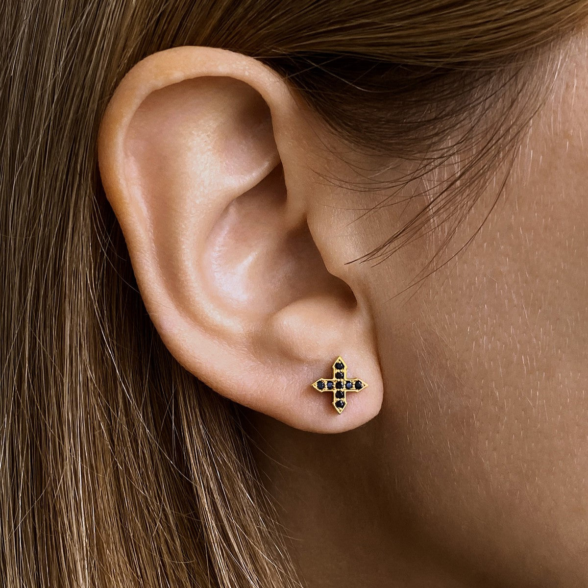 STUD MINI STAR "GLOW" WITH BLACK DIAMONDS / SOLID GOLD