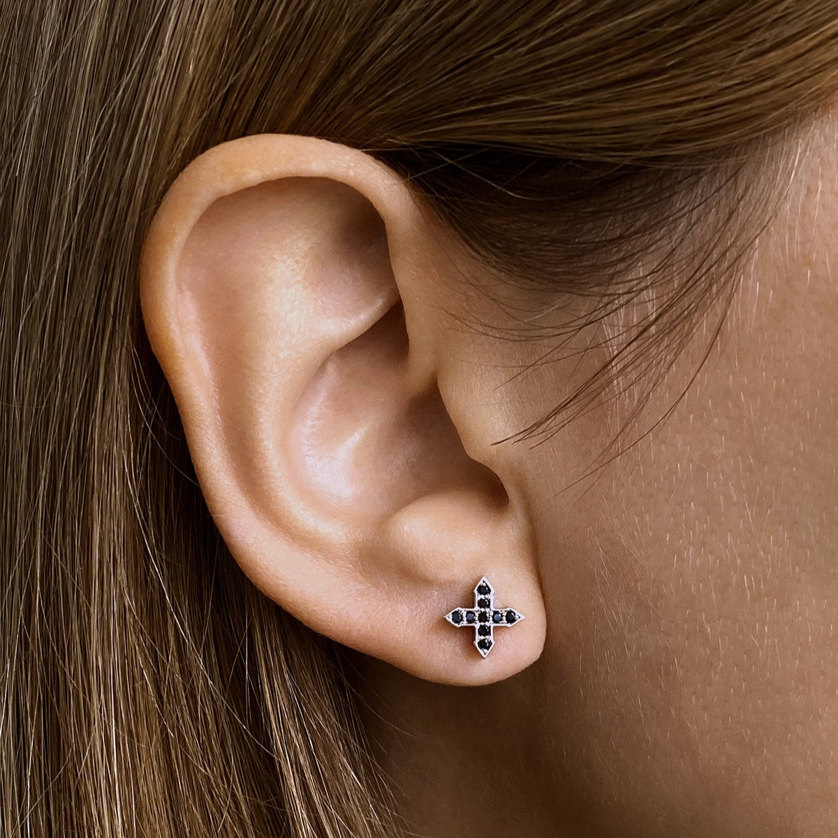 STUD MINI STAR "GLOW" WITH BLACK DIAMONDS / SILVER