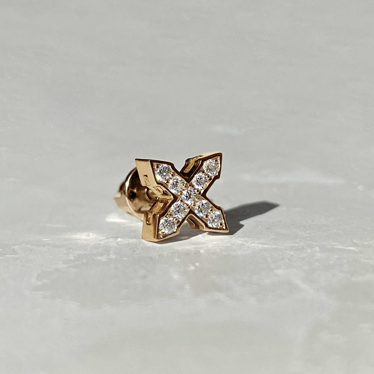 STUD MINI STAR "GLOW" WITH WHITE DIAMONDS / SOLID GOLD