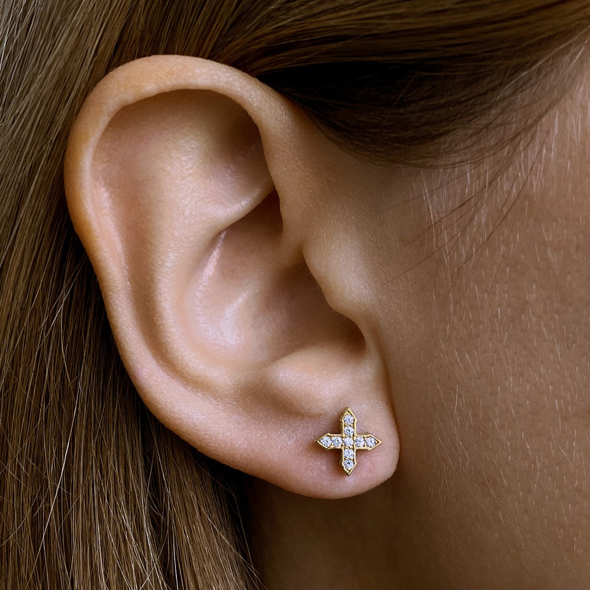 STUD MINI STAR "GLOW" WITH WHITE DIAMONDS / SOLID GOLD