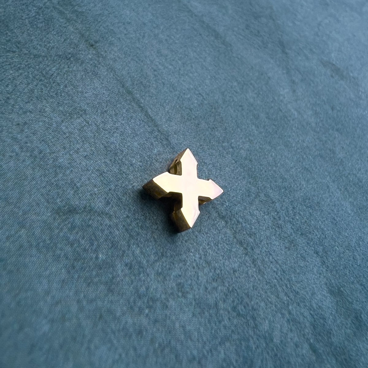 STUD "MINI STAR" / SOLID GOLD