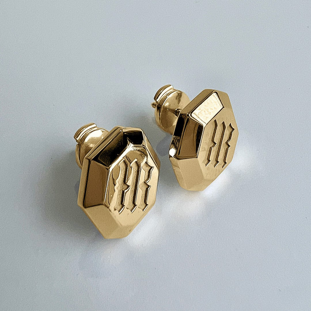 STUDS "GOTHIC LOGO" / GOLD