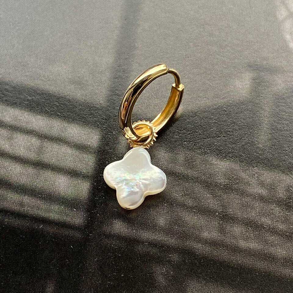 EARRING "CLOVER" WITH MOTHER-OF-PEARL | GOLD