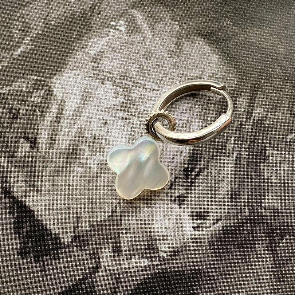 EARRING "CLOVER" WITH MOTHER-OF-PEARL | SILVER