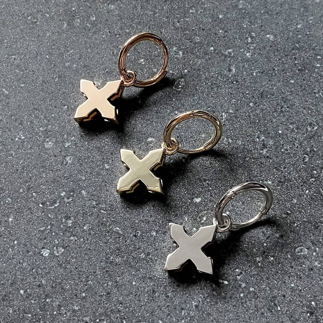 EARRING "STAR" / SOLID GOLD