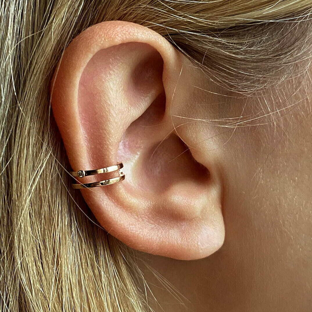 CUFF WITH WHITE DIAMOND / SOLID GOLD