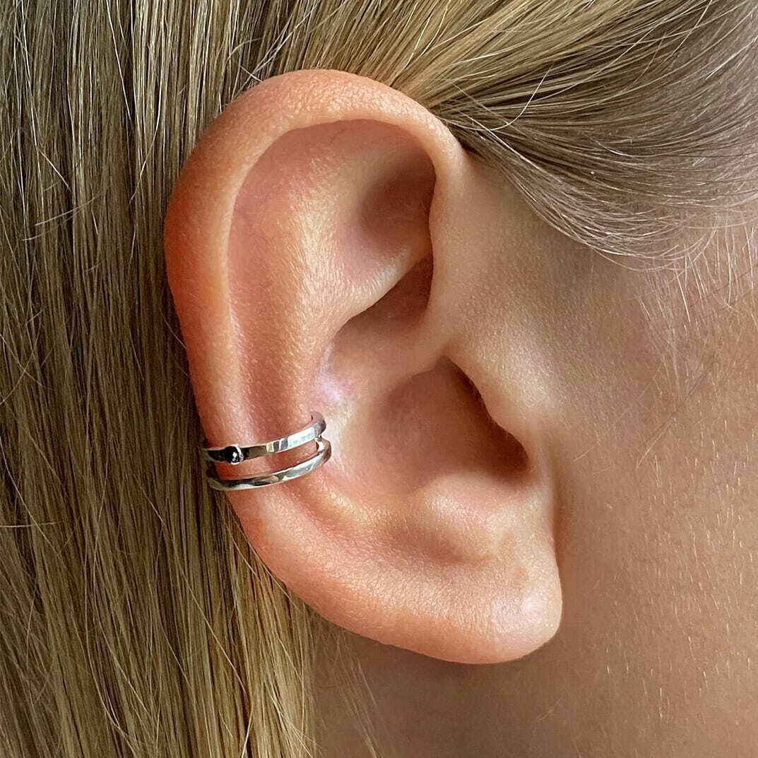 CUFF WITH BLACK SPINEL / SILVER