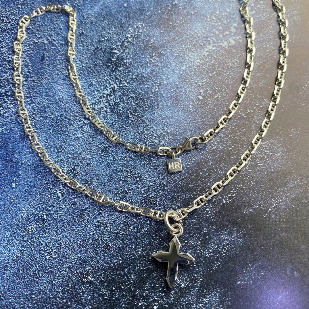 PENDANT "SPANISH CROSS" ON A CHAIN / SILVER