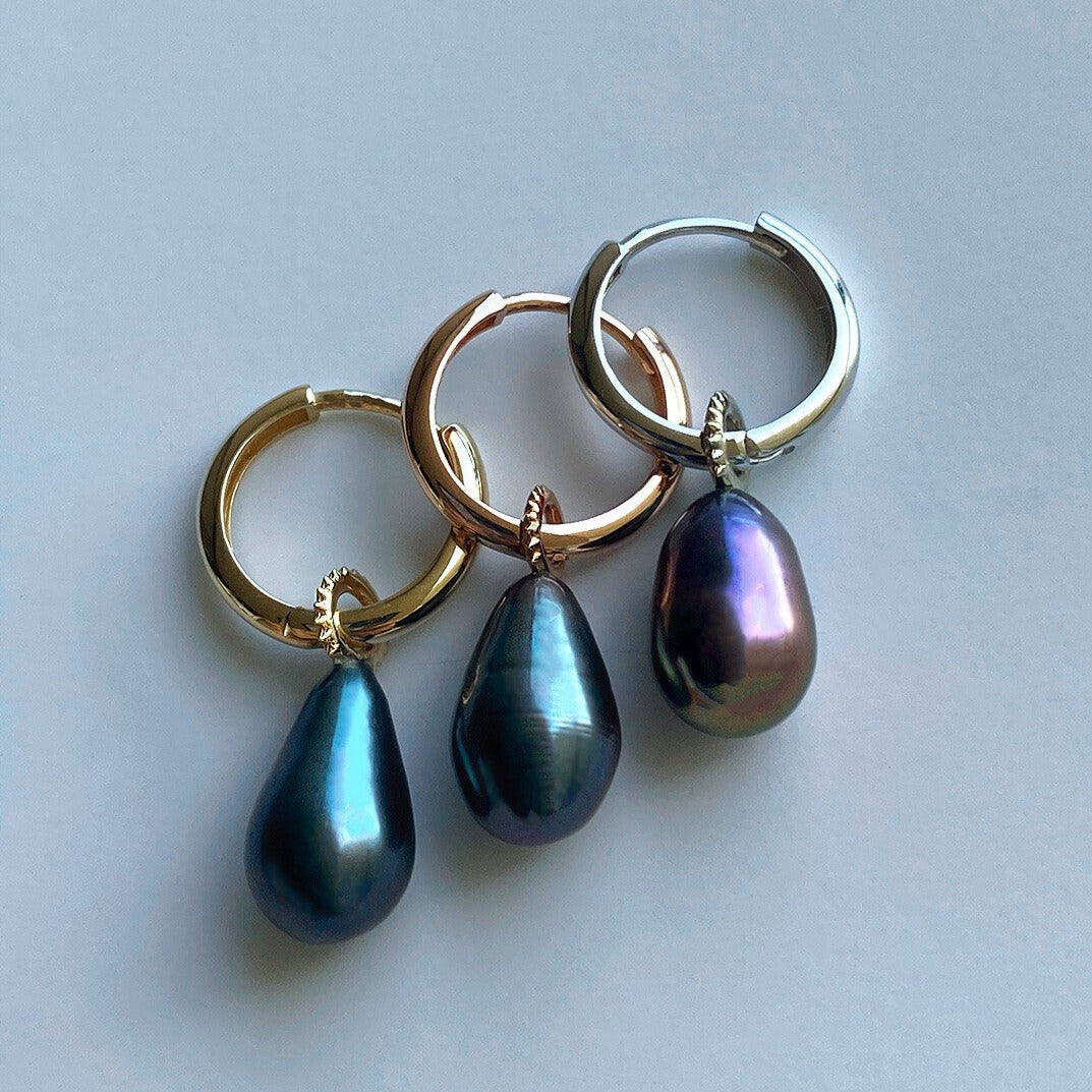 EARRING "DARK FORBIDDEN FRUIT" BLACK FRESHWATER PEARL / SOLID GOLD