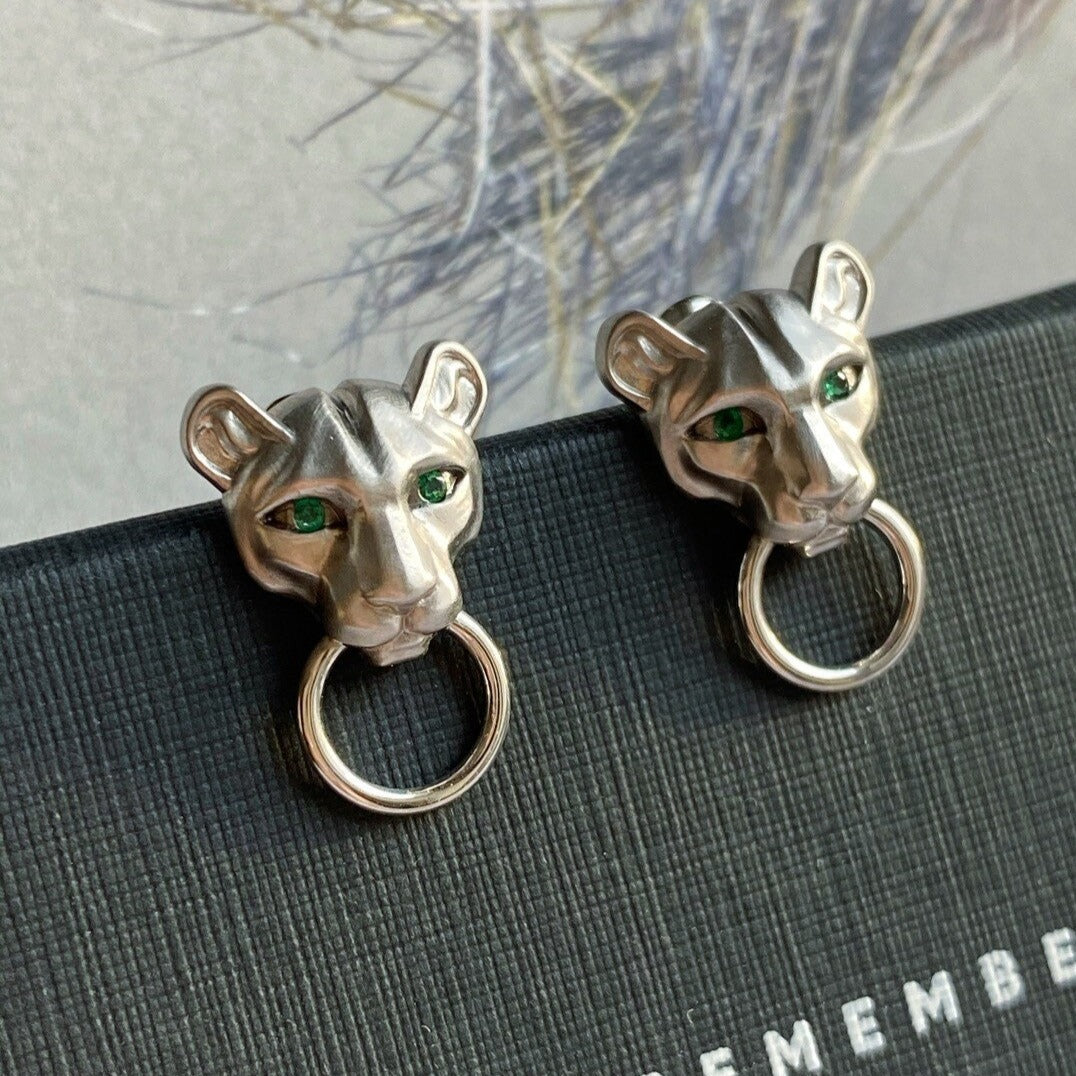 STUDS "PUMAS" / SOLID GOLD & EMERALDS