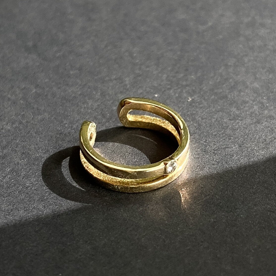 CUFF WITH WHITE DIAMOND / SOLID GOLD