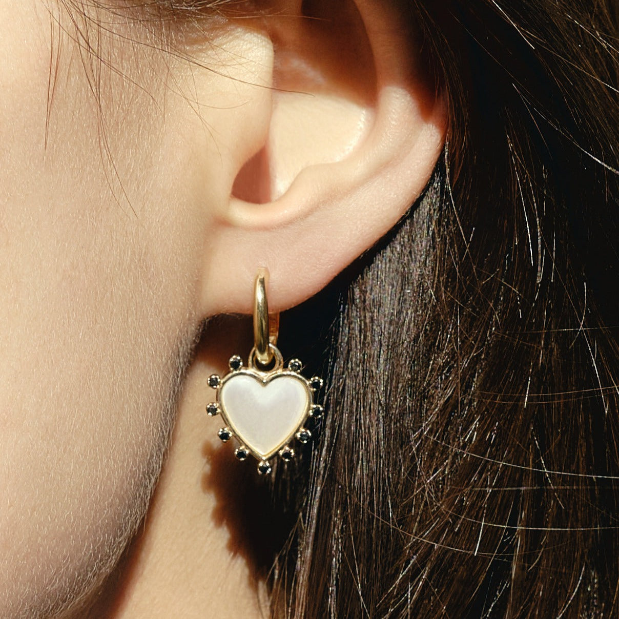 EARRING "HEART" WITH MOTHER-OF-PEARL & BLACK DIAMONDS / SOLID GOLD