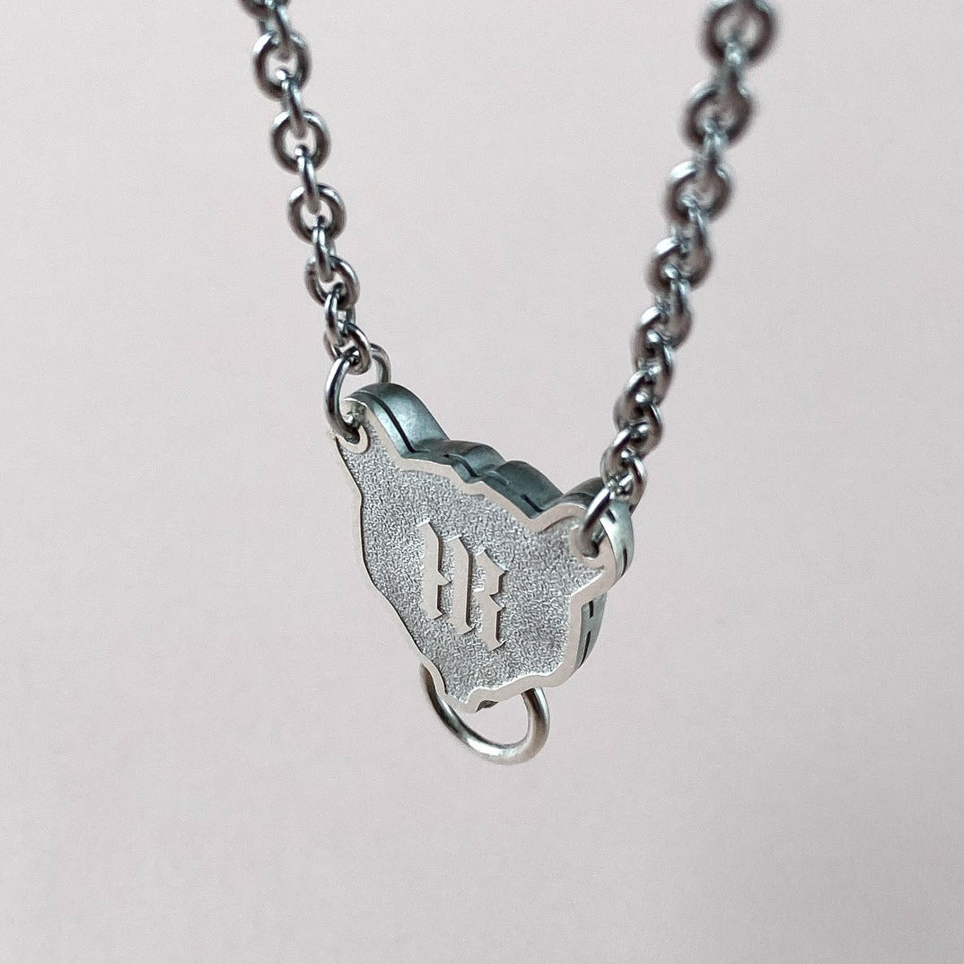 CHAIN WITH PENDANT "PUMA" WITH BLACK DIAMONDS / SILVER