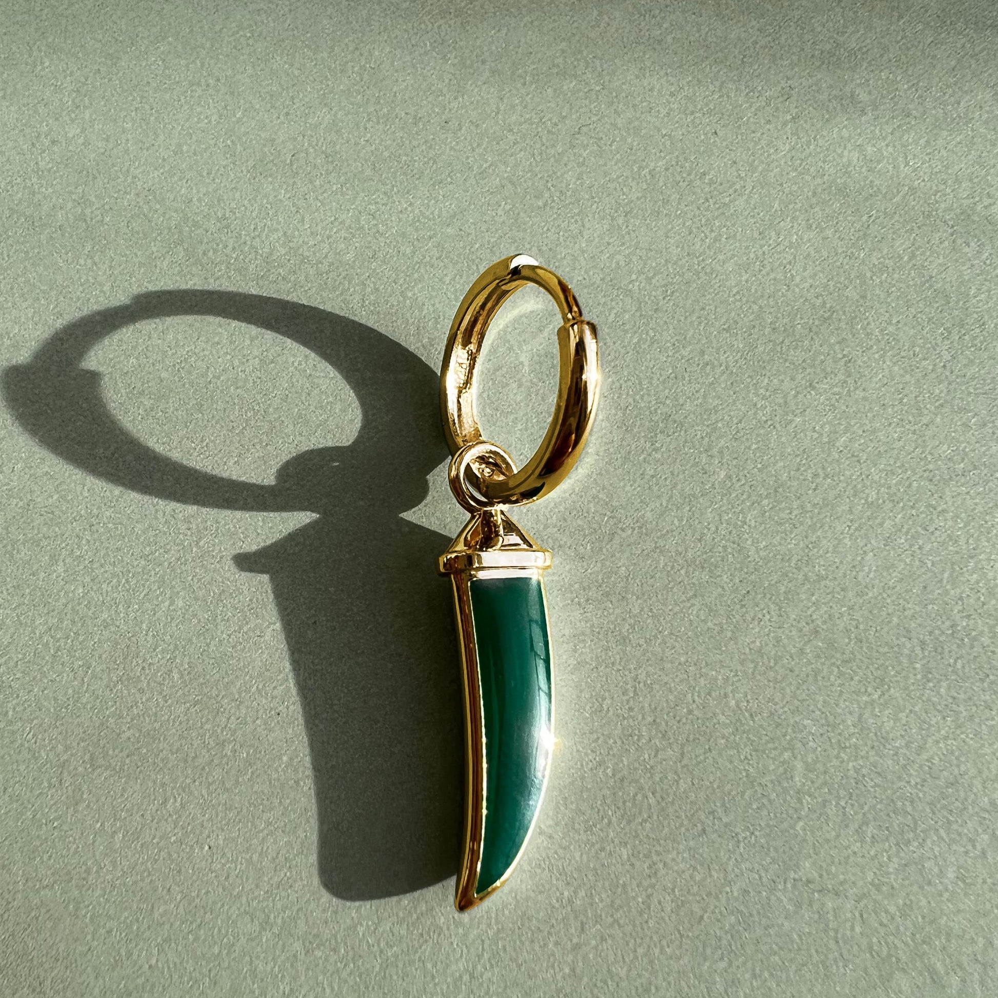 EARRING "HOT CHILI' / SOLID GOLD & COLORED ENAMEL