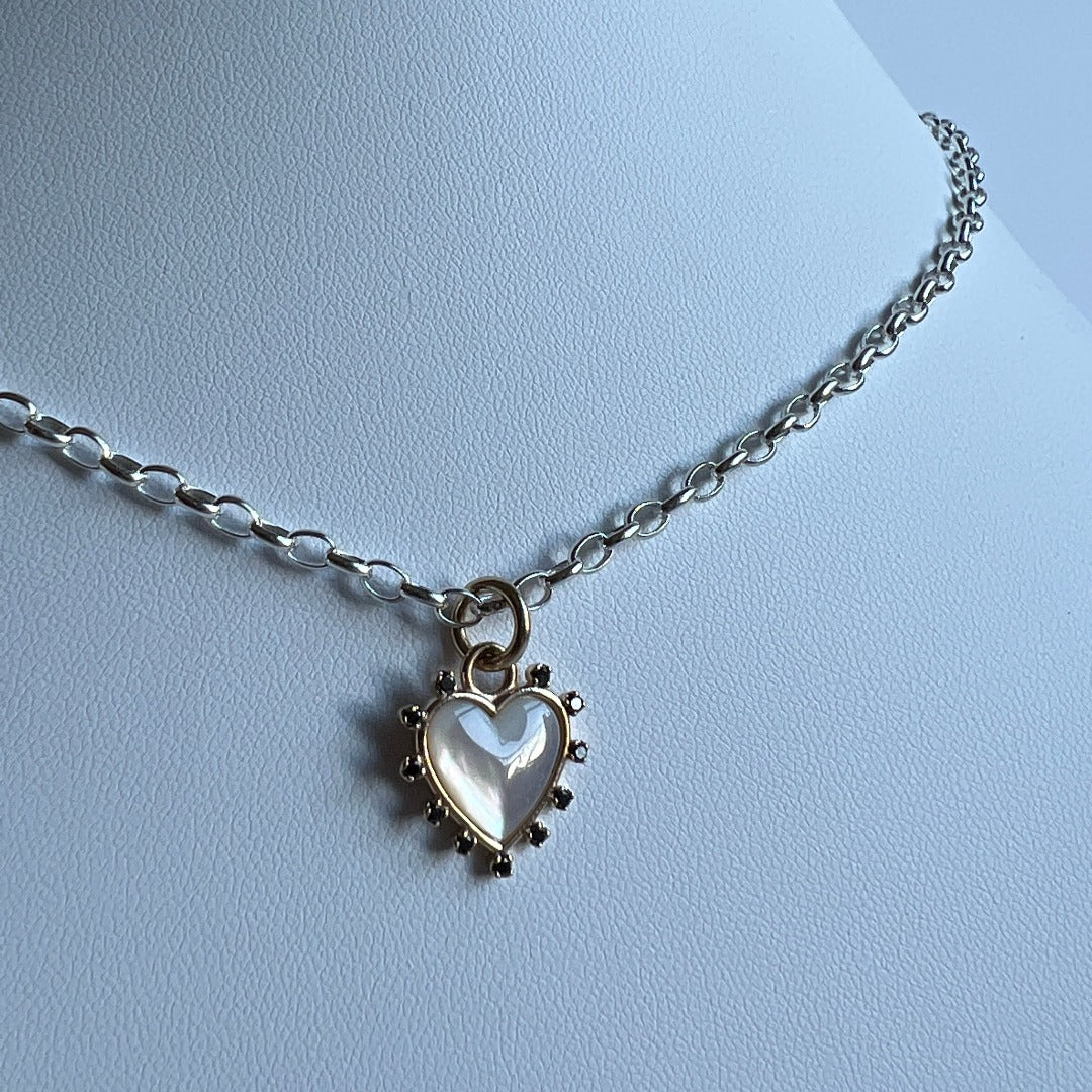 PENDANT "HEART" WITH MOTHER-OF-PEARL & BLACK DIAMONDS ON A SILVER CHAIN / SOLID GOLD