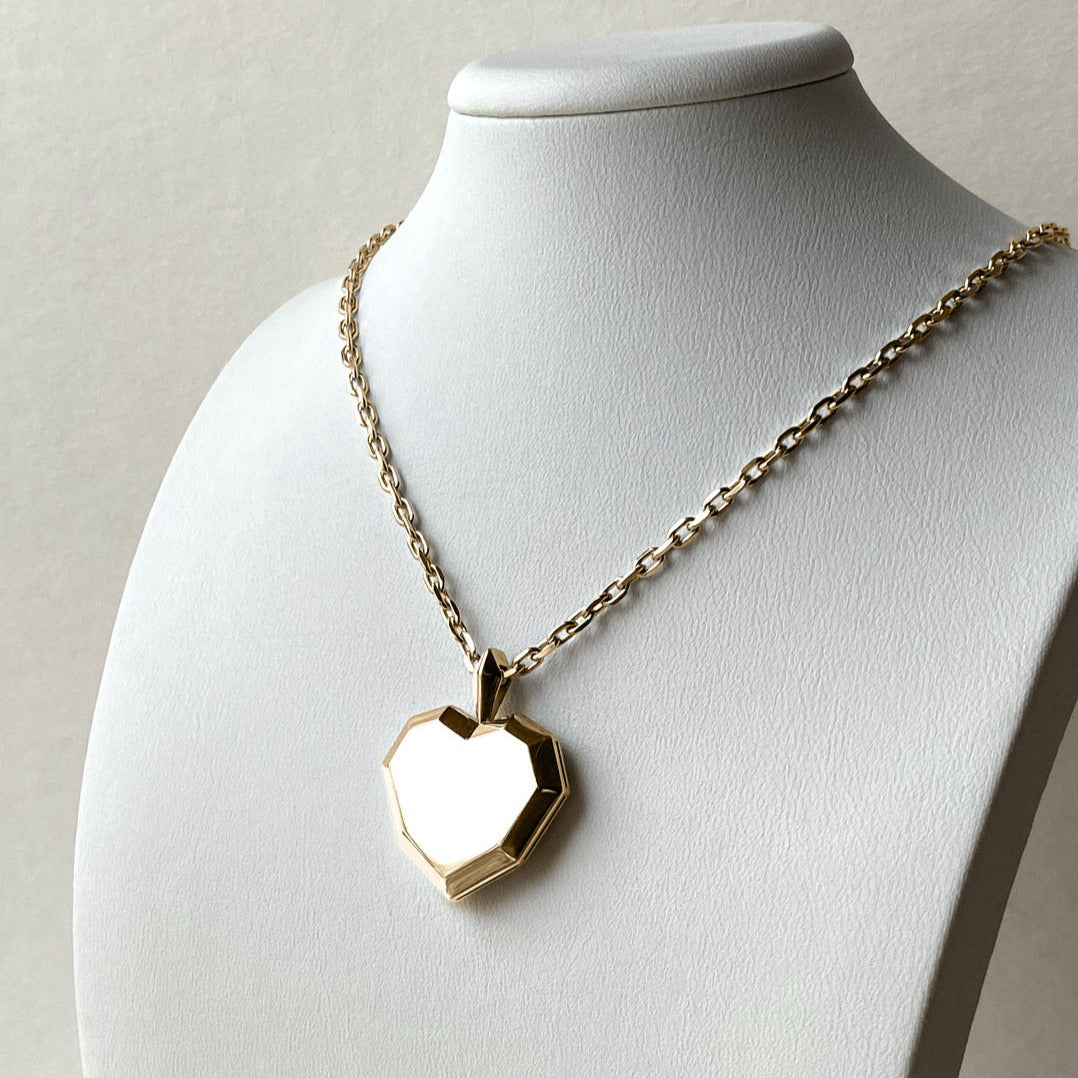 PENDANT "PRICKLY HEART" ON A CHAIN / SOLID GOLD