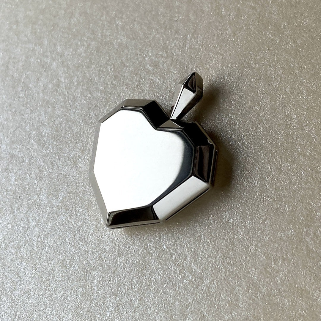 PENDANT "PRICKLY HEART" / SILVER