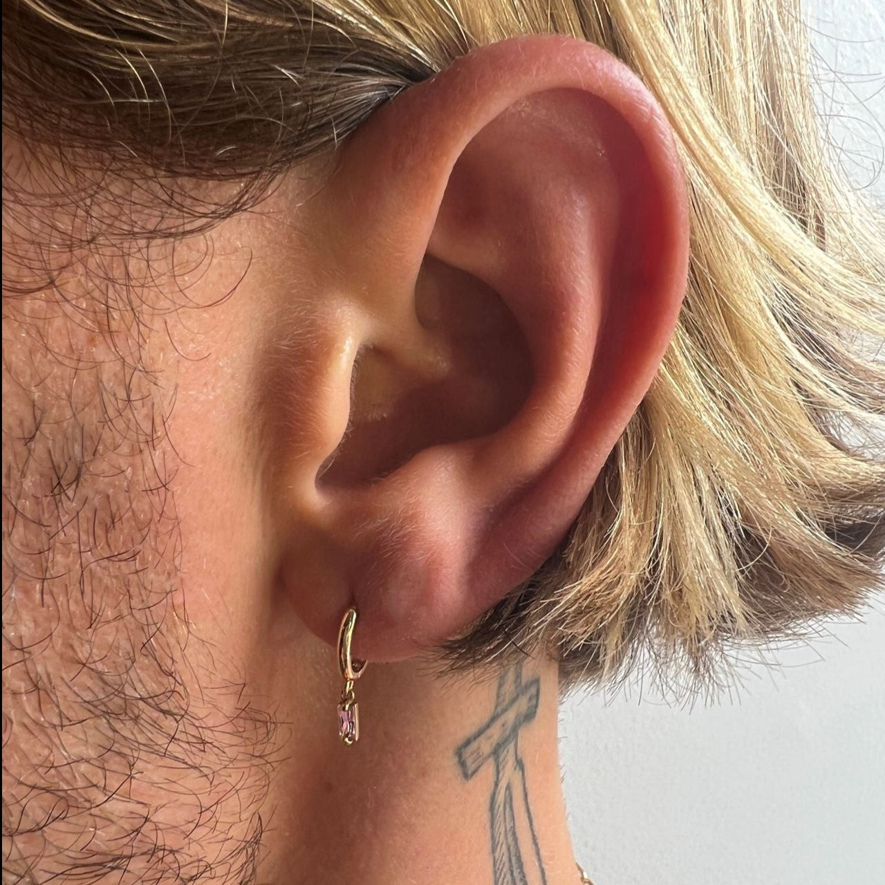 EARRING "SIMPLE THING" WITH PINK CZ / SOLID GOLD