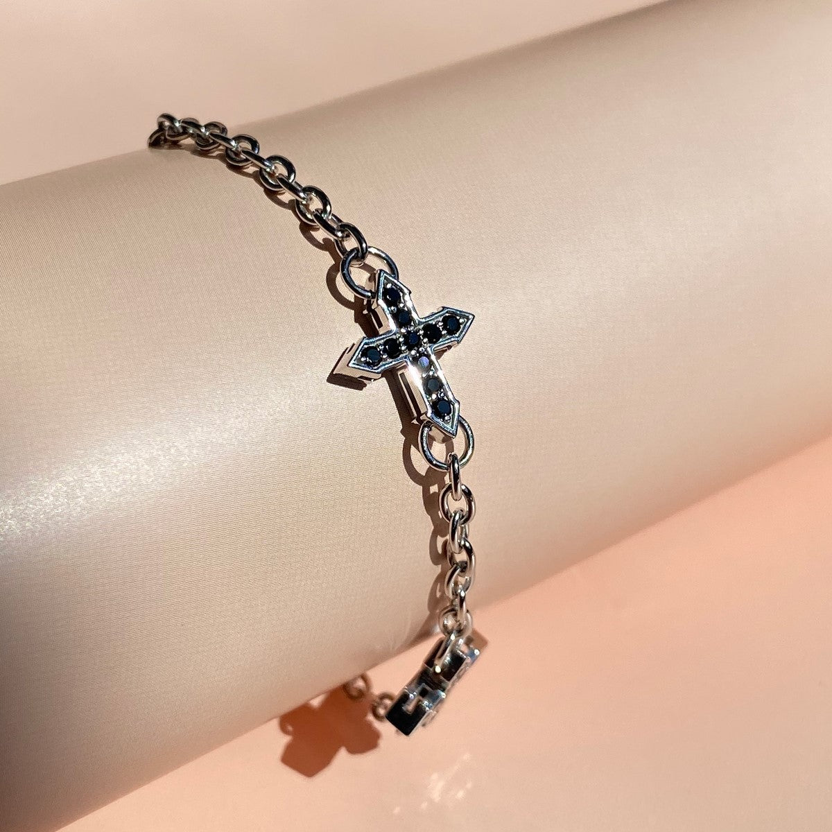 CHAIN BRACELET "TWO CROSSES "GLOW" WITH BLACK SPINEL / SILVER