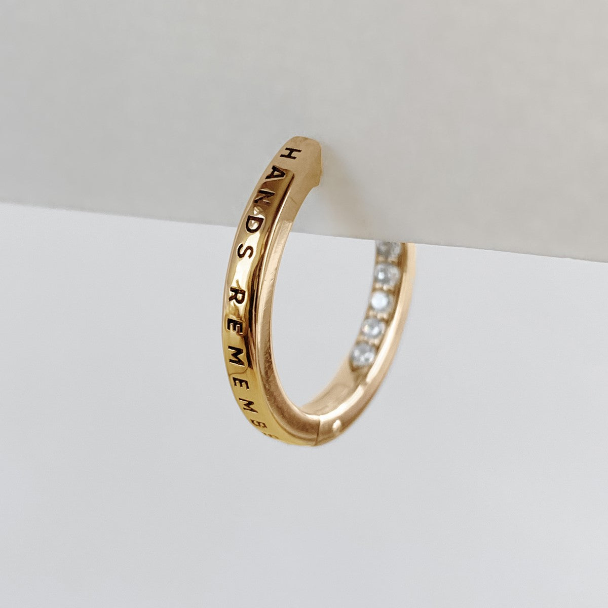 HOOP EARRING "MEMORIES" WITH WHITE DIAMONDS | GOLD
