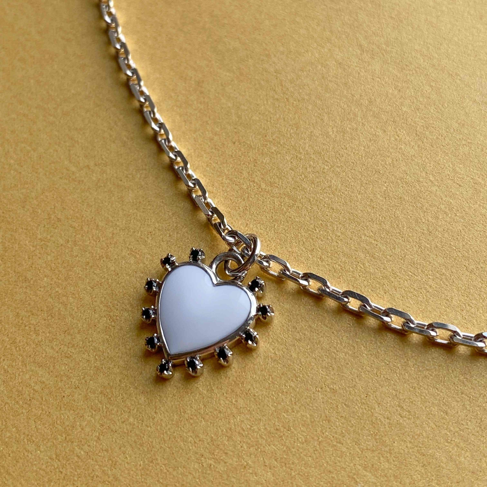 PENDANT "HEART" WITH ENAMEL & BLACK SPINEL ON A CHAIN / SILVER