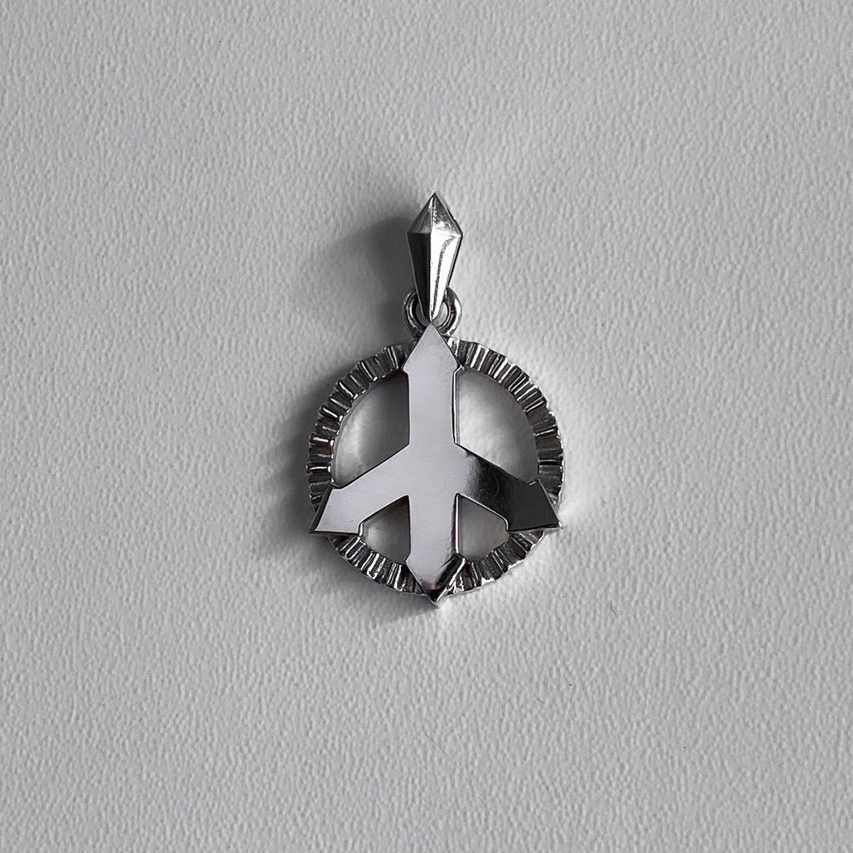 PENDANT "PACIFIC"  WITH FLUTED BEZEL | SILVER