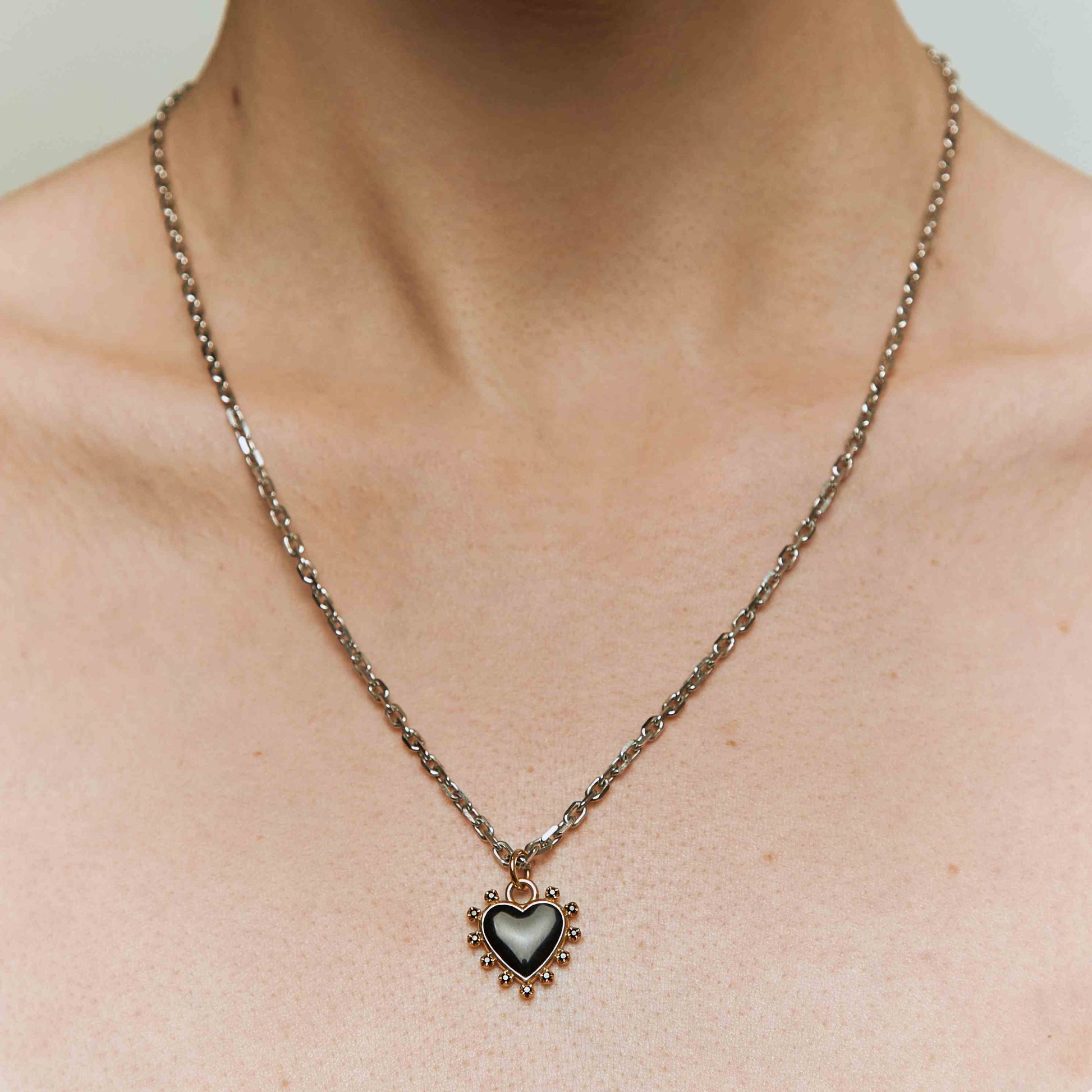 PENDANT "HEART" WITH ENAMEL & BLACK DIAMONDS ON A SILVER CHAIN / SOLID GOLD