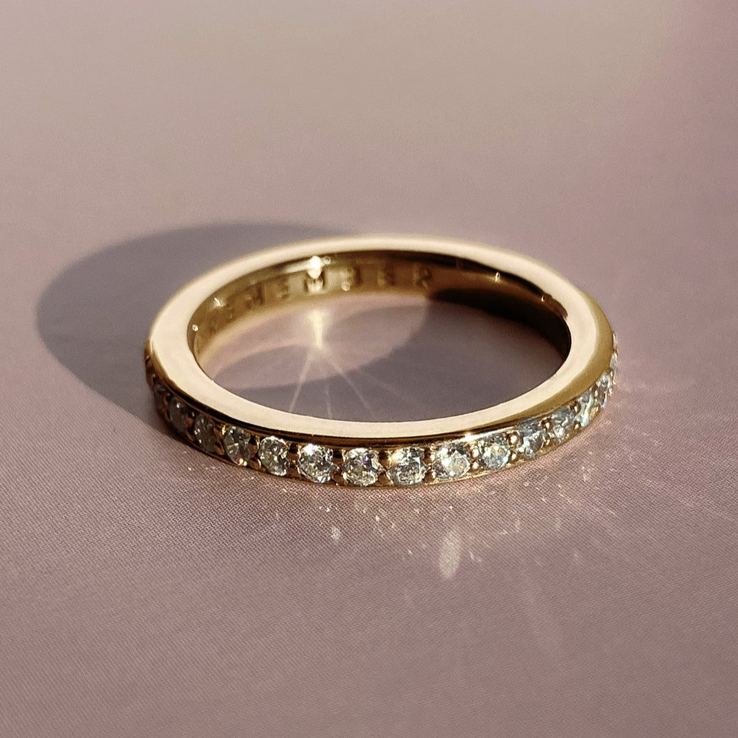 RING "MEMORIES" WITH A FULL CIRCLE OF WHITE DIAMOND | SOLID GOLD