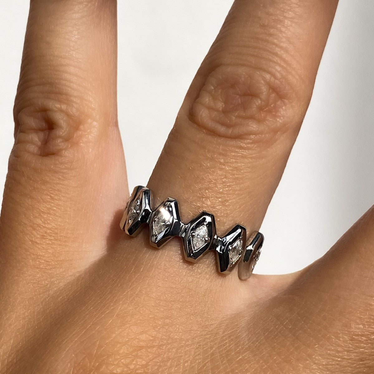 RING "SCALES" WITH MOISSANITE | SILVER
