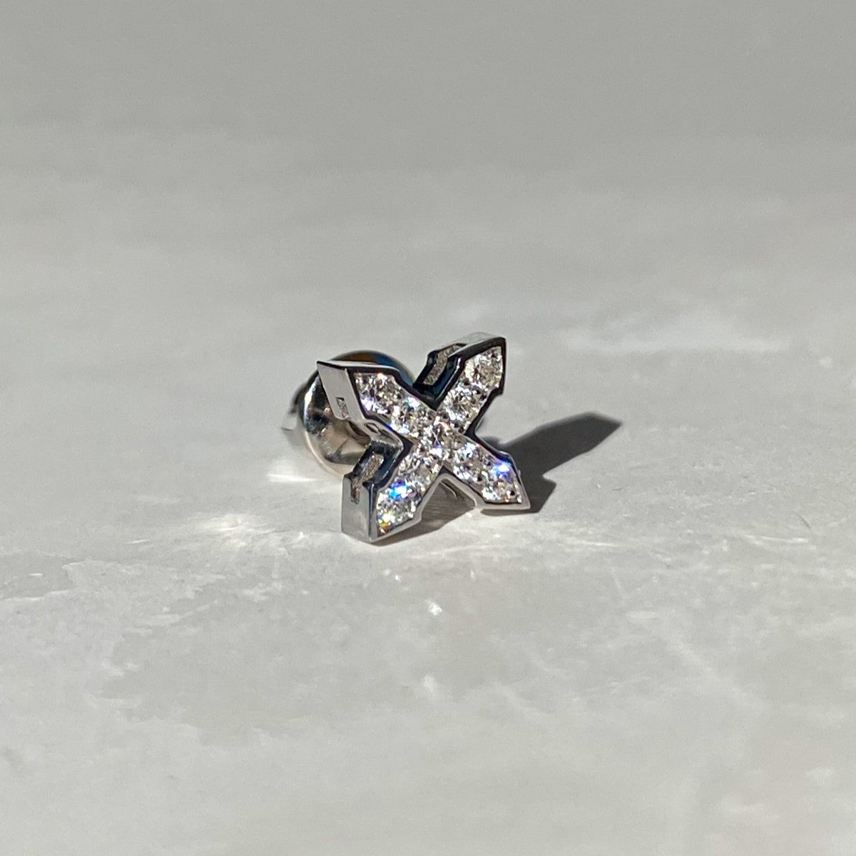STUD MINI STAR "GLOW" WITH MOISSANITE / SILVER